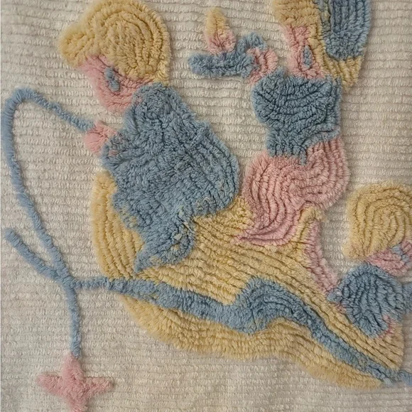 Vintage EUC chenille baby blanket/crib spread